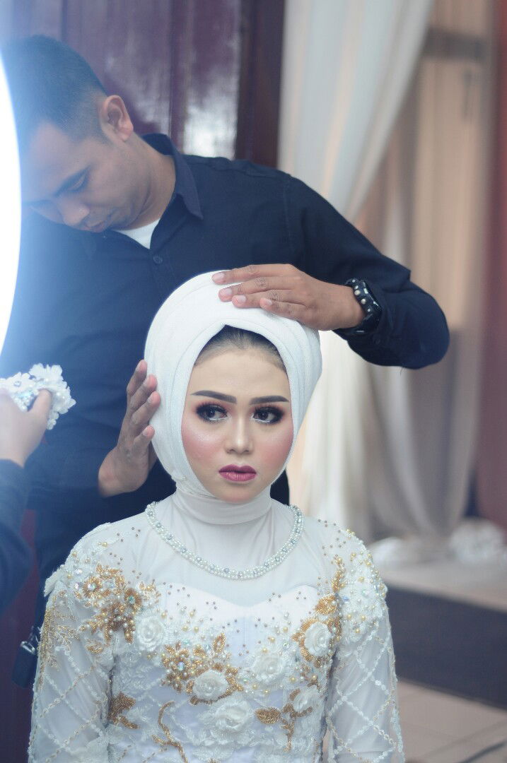 holis nurjanah profile icon