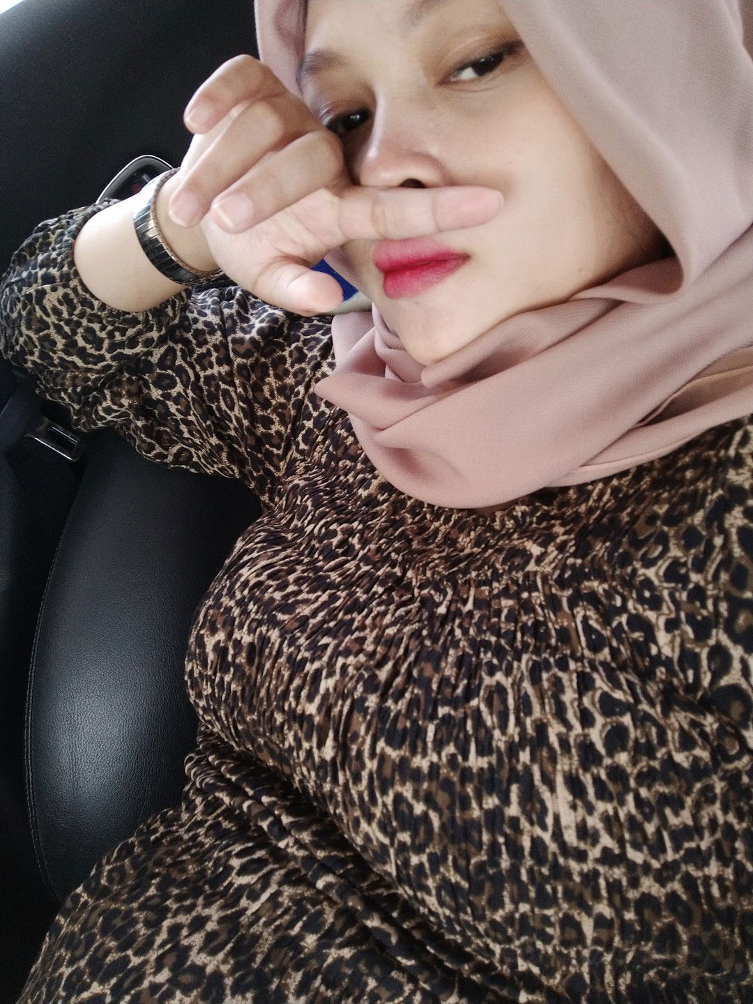 Indah Wulan profile icon