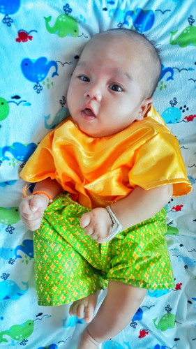 ลูกกินนมน้อย!