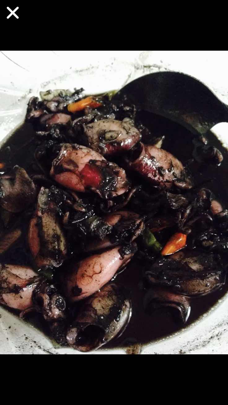 Makan cumi-cumi