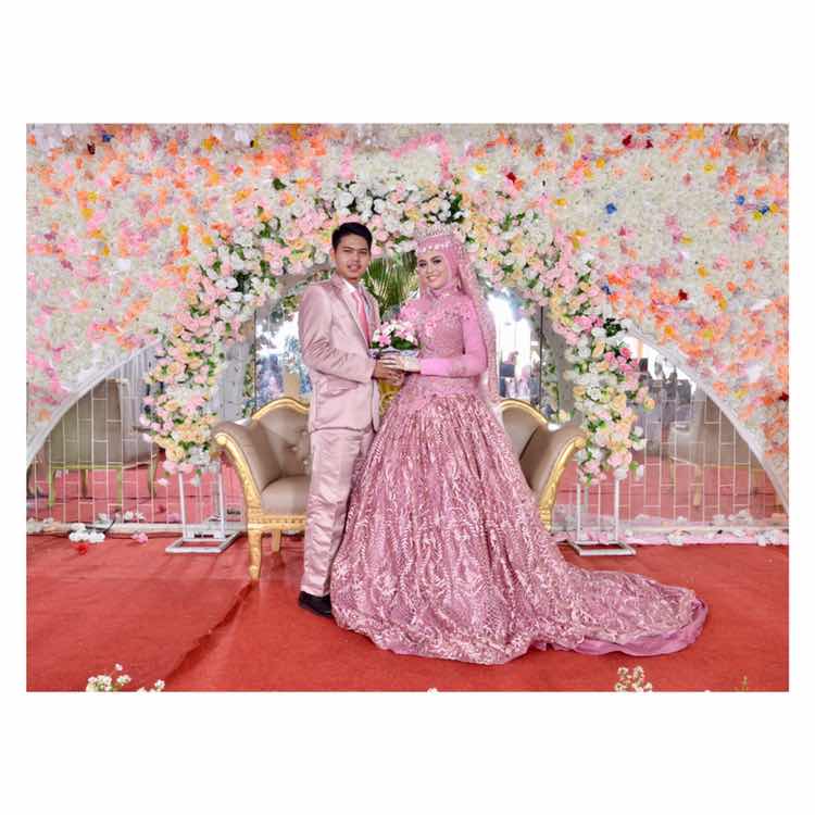 Raviena Astarini profile icon