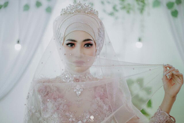 Putri Eli profile icon