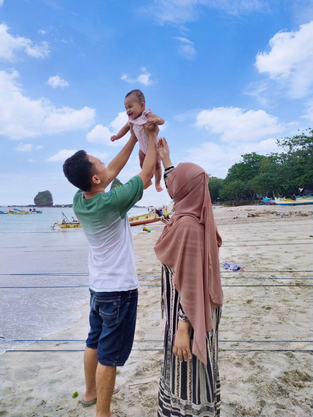 Luluk Komariah profile icon