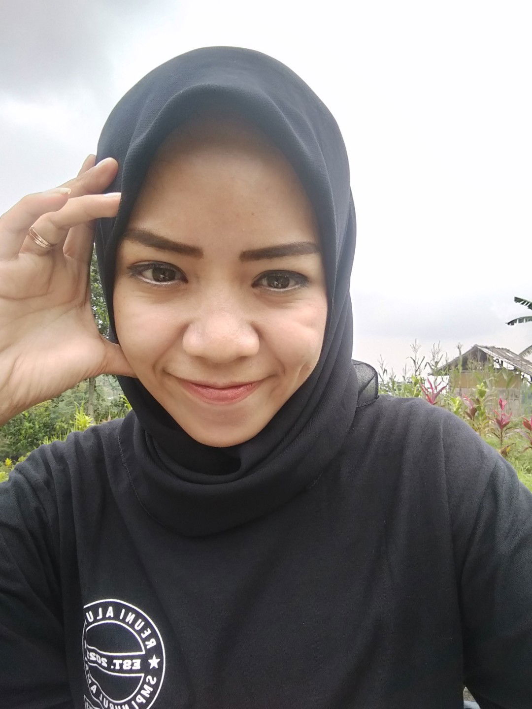 Dini Muhardianti profile icon