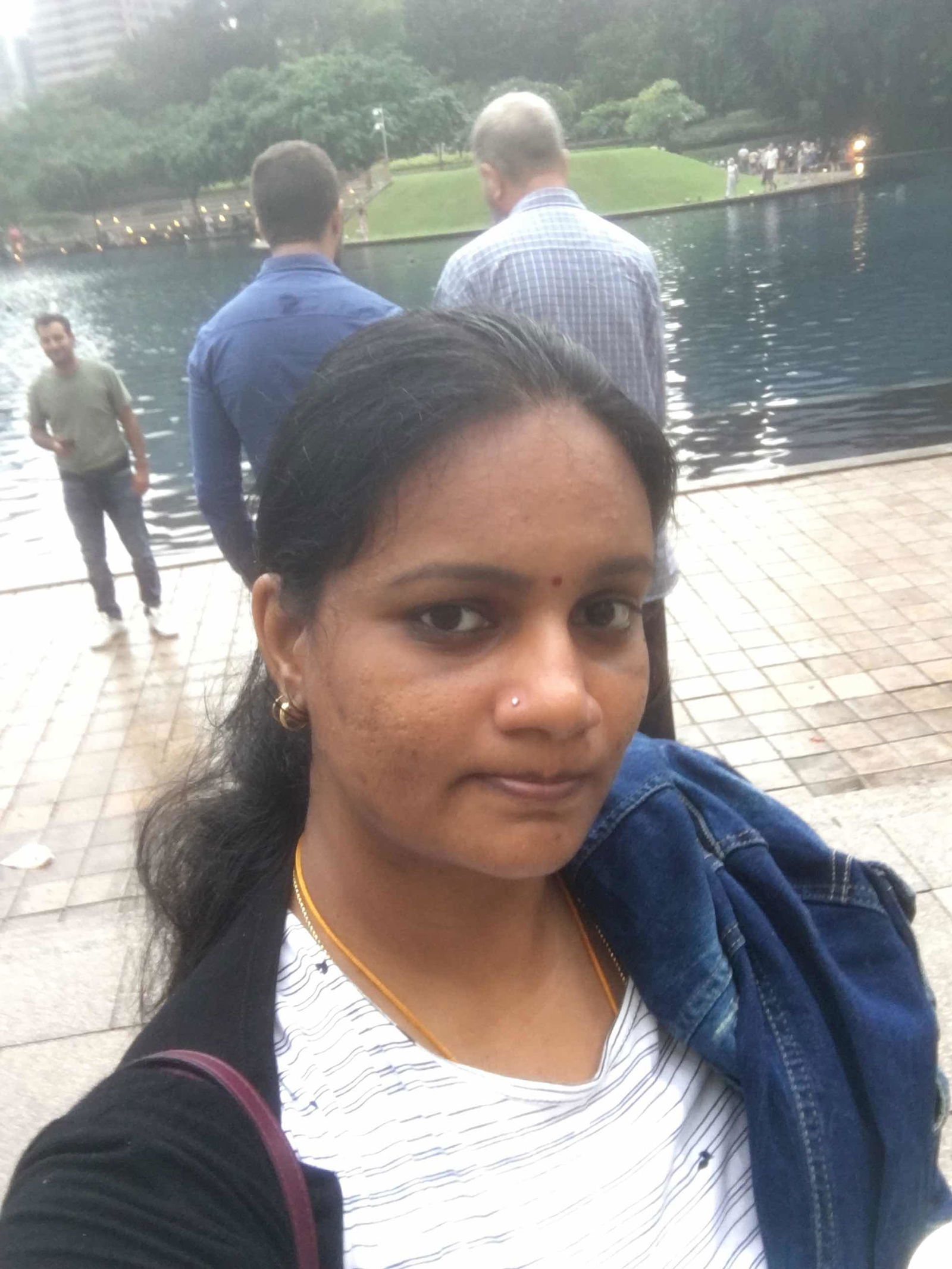 Gayathiri profile icon