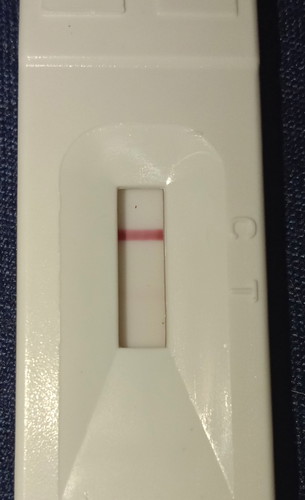 ตรวจเมื่อวันที่ 24 เมษายน มันขึ้นขีดที่ 2 จางๆ