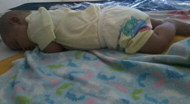 tidur tengkurap pada bayi 4 bulan