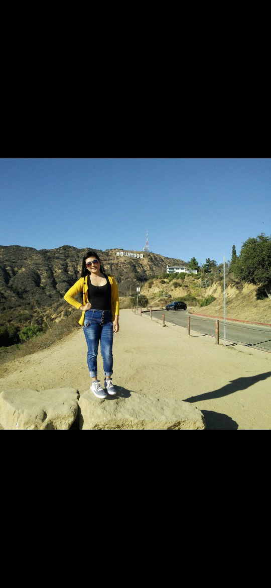 putri juniar profile icon