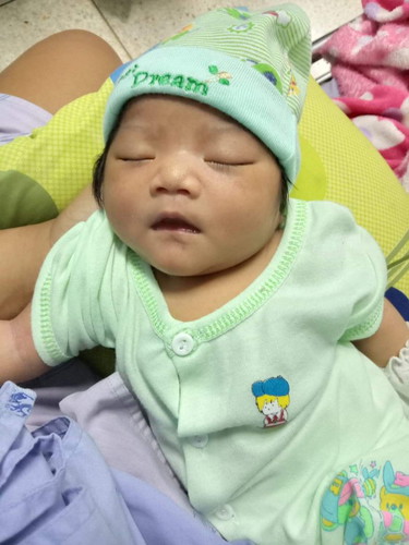 เรียกน้องตื่นกินนมไม่ยอมตื่นค่ะ