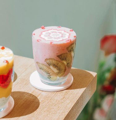 Nur Atika profile icon