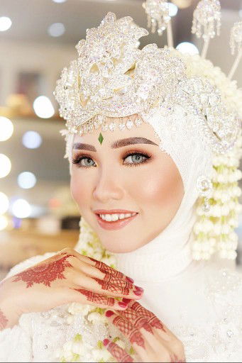 Upi Syah Indriani profile icon