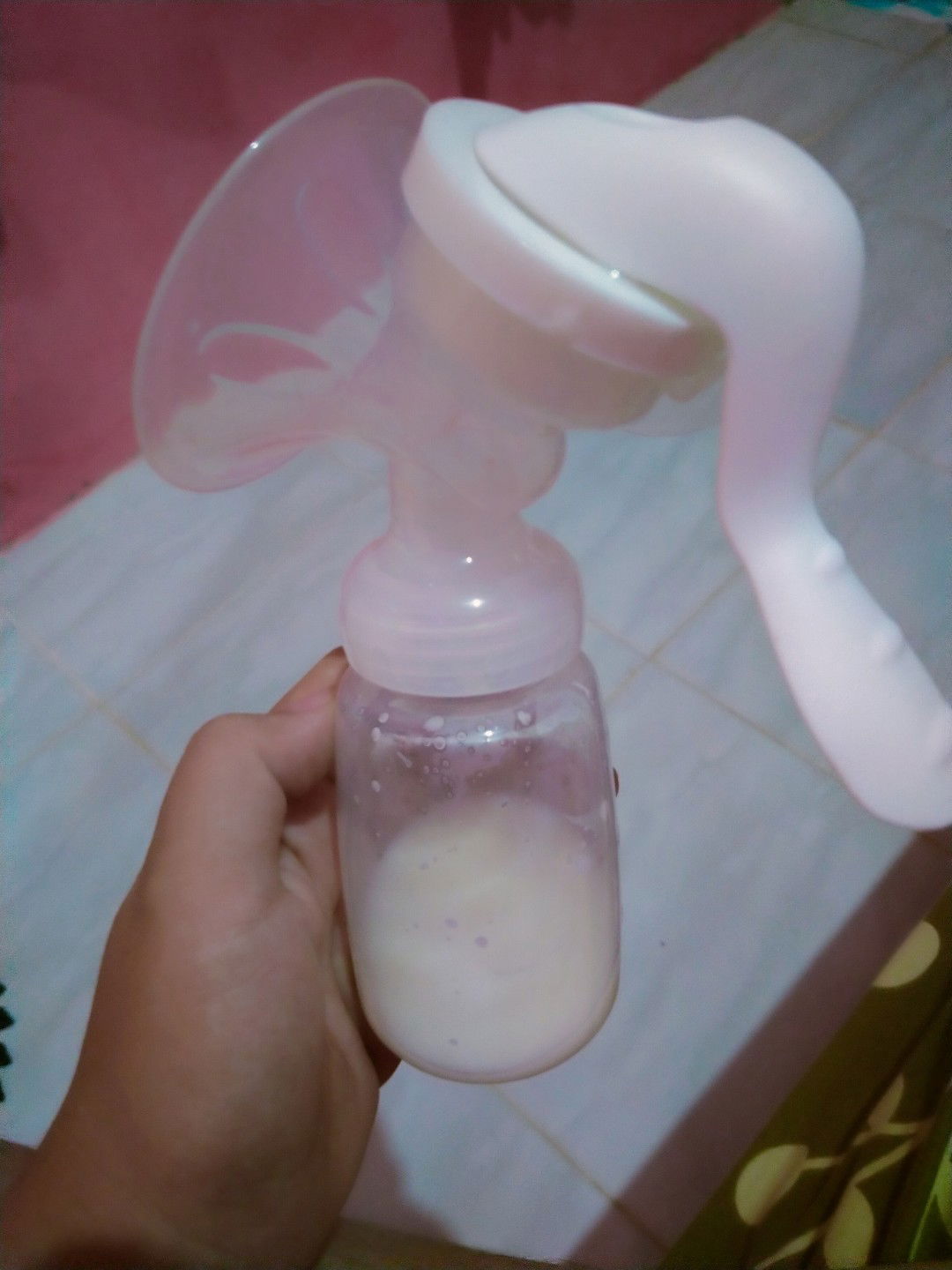 nursing strike (mogok menyusu)