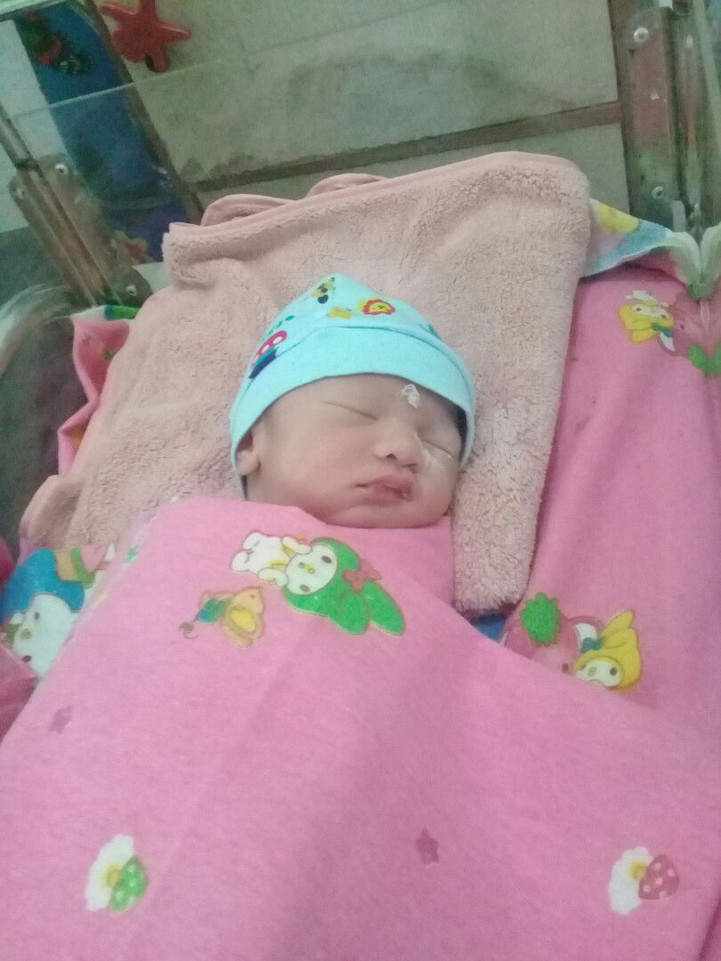 lounching beby gril????