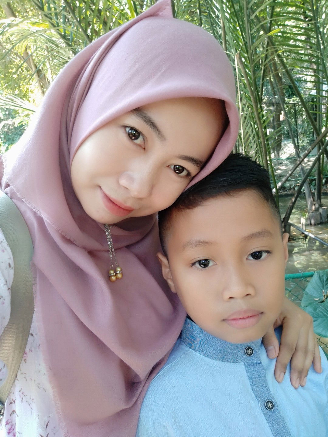 Indah Wahyuni profile icon