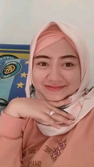 Riska Rahmawati profile icon