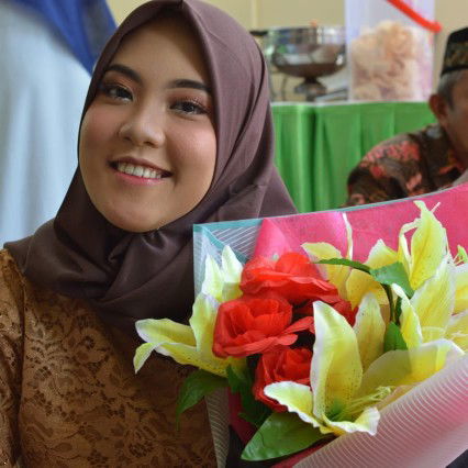 Nur KomalaDewi profile icon