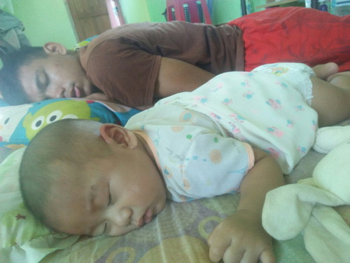 ท่านอนลูก