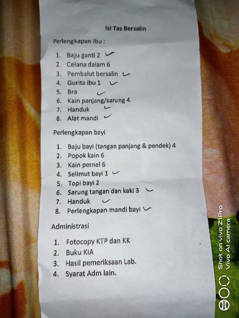 Referensi yg lgi siap2 isi tas lahiran