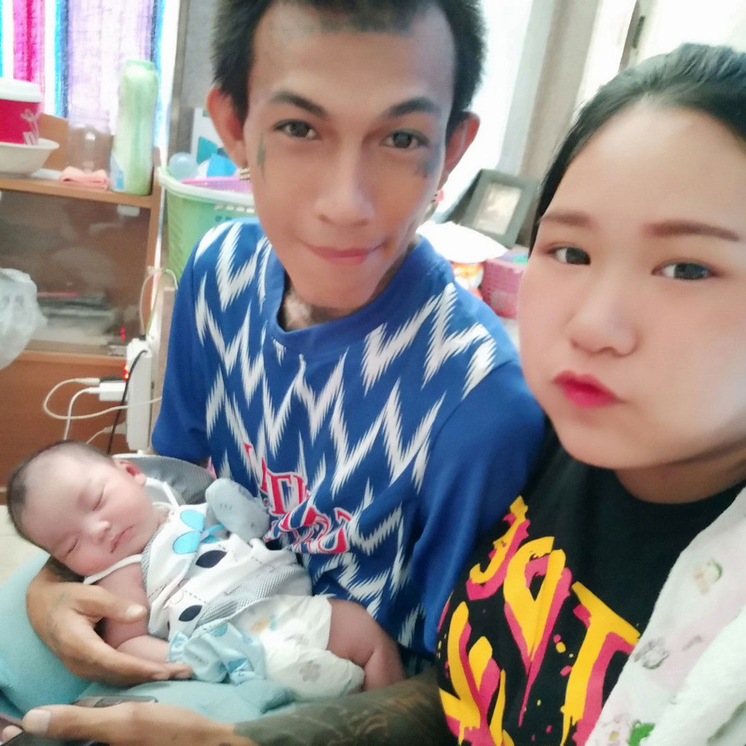 พลอย มันแย่. profile icon