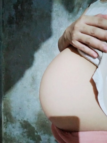 8months preggy ..