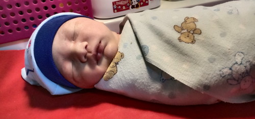 Alhamdulillah lahirnya maju 3 hari dari tgl HPL