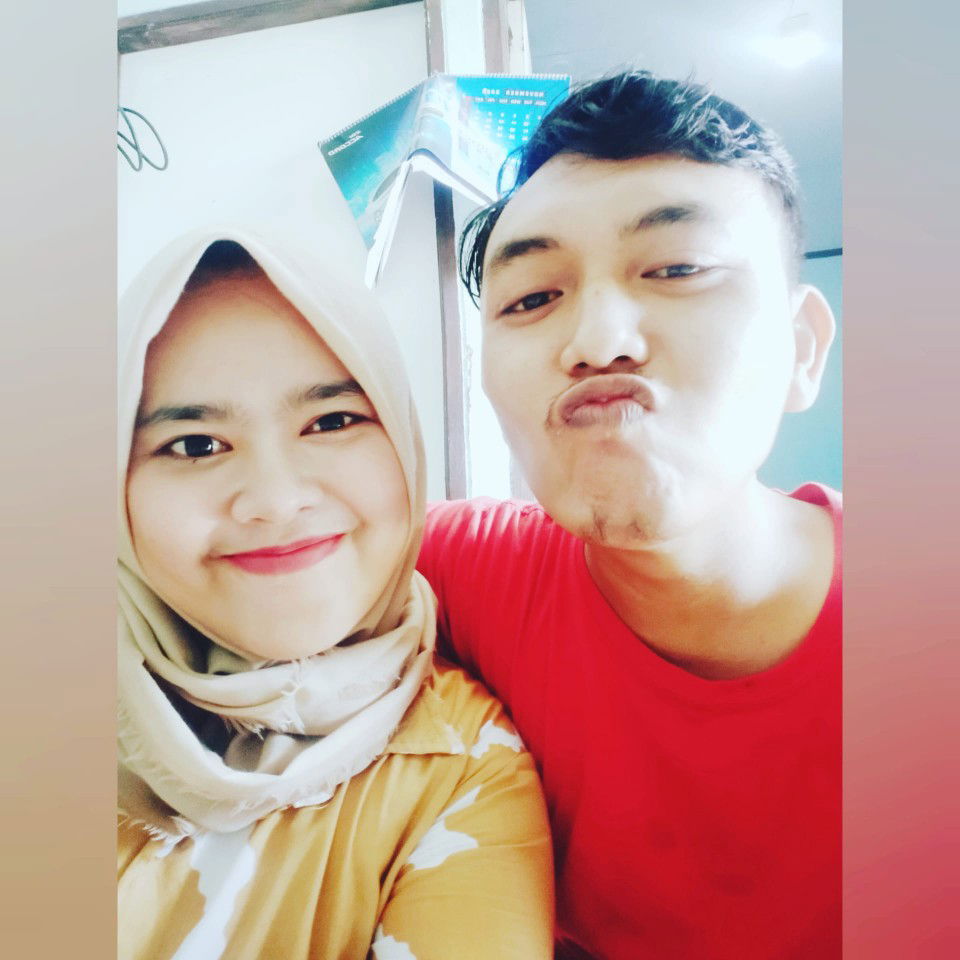 Nur Komariah profile icon