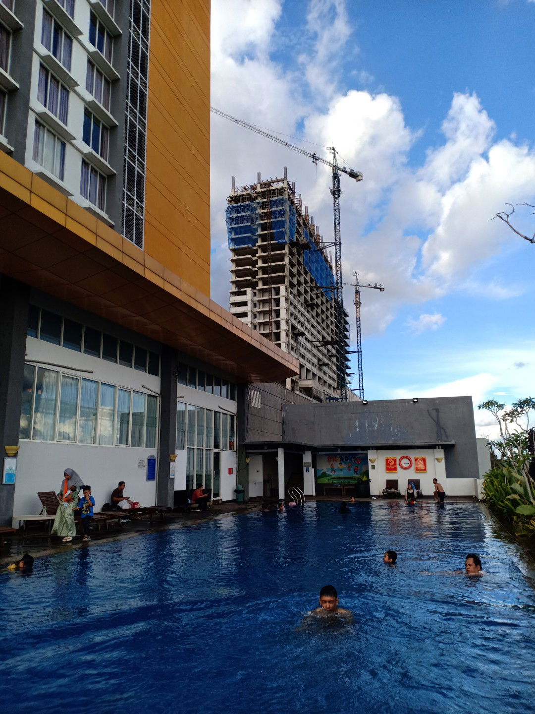 Dewi Puspita profile icon