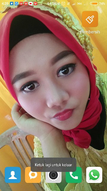 Putri yani profile icon