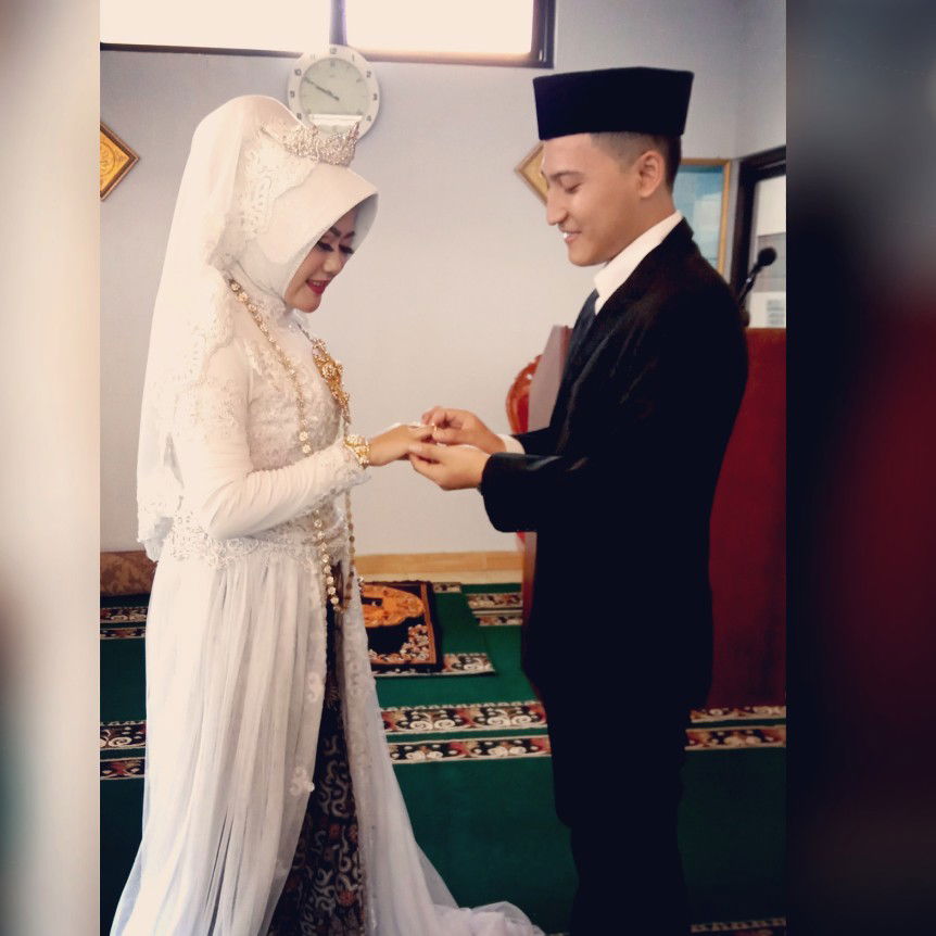 Sari Mulyasari profile icon