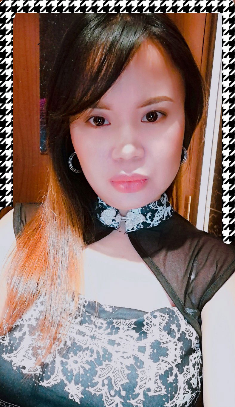 >V A N I E< profile icon