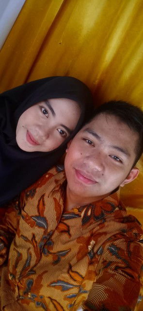 yunia putri profile icon