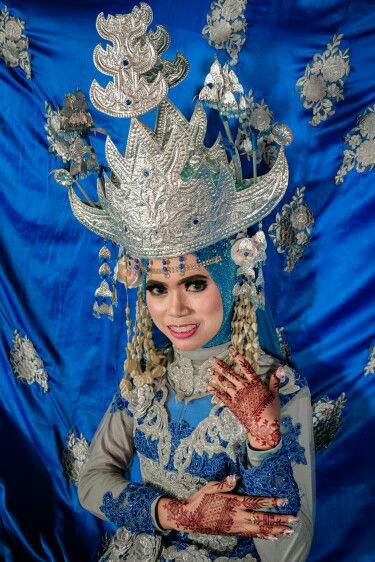 leni astuti profile icon