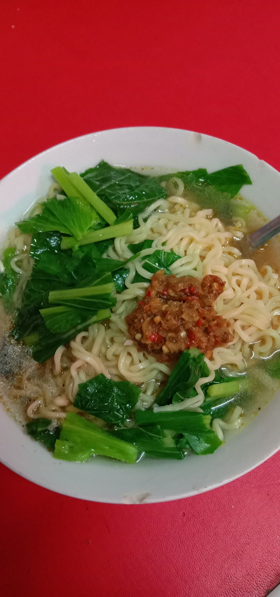 musim ujan makan mi instan