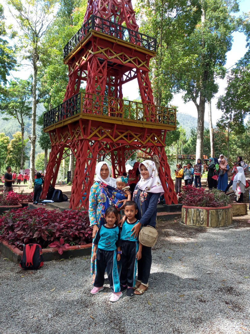 INtan Putry Cahyani profile icon