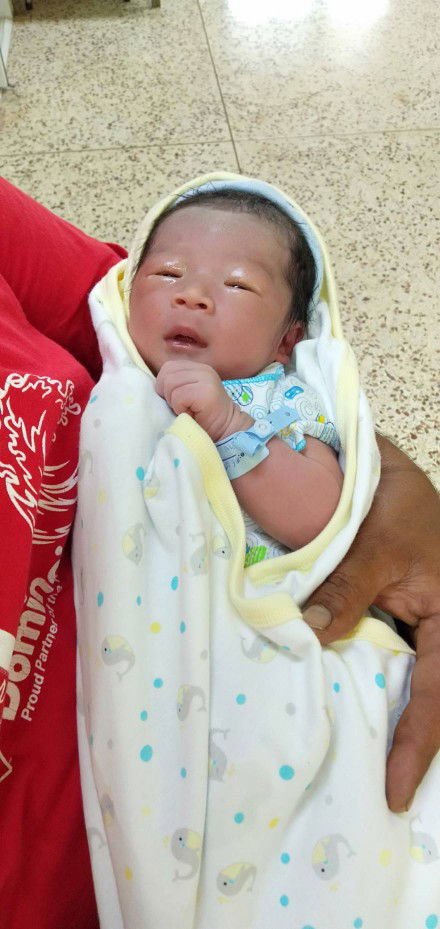 คลอดแล้ว