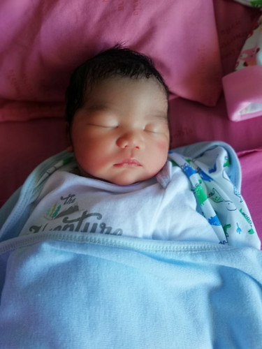 แตกแล้วจ้ะ 38+2 กำหนด29กค.แต่คลอด18กค.