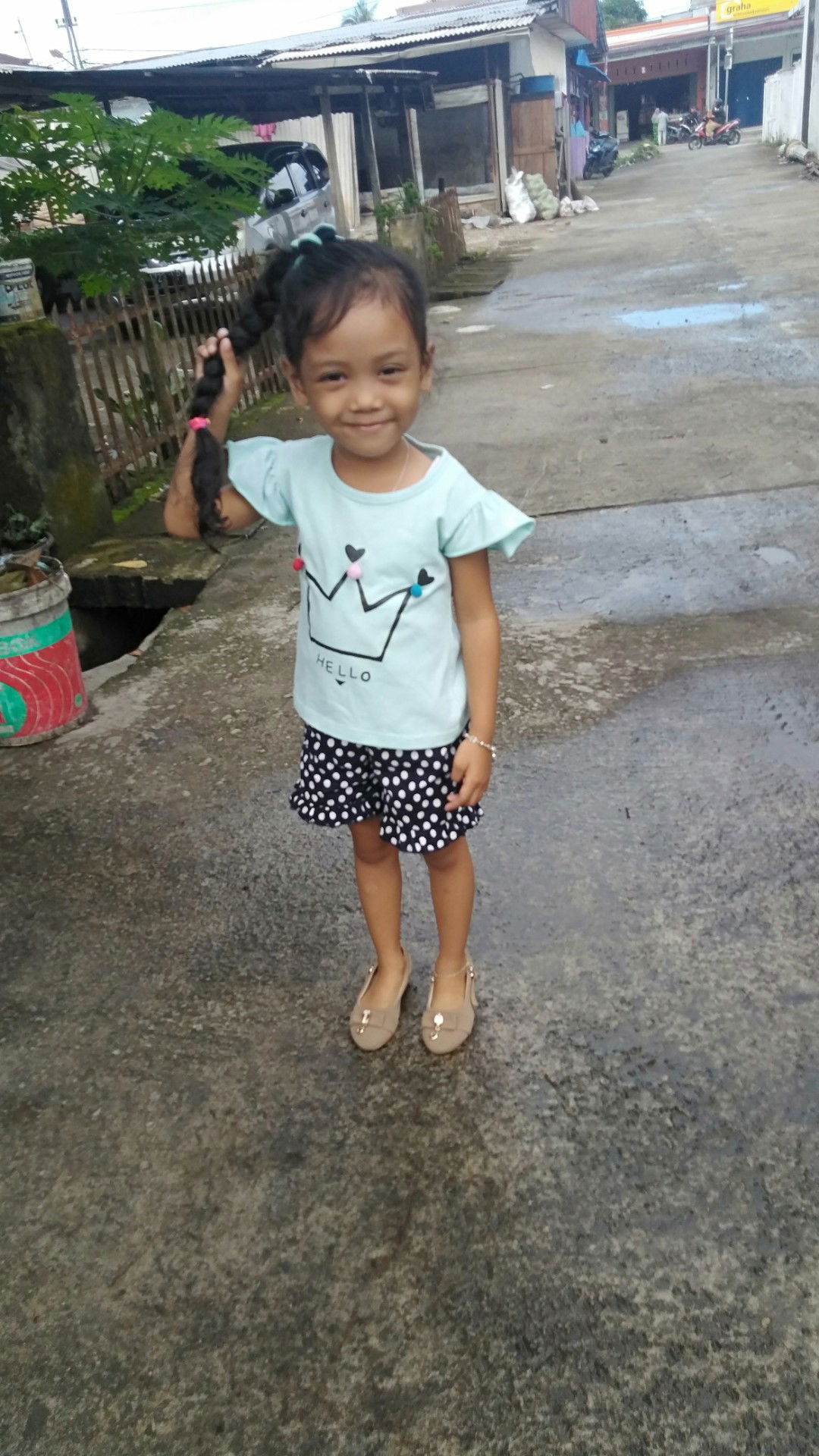 aslmkm bunda...  anak aku udah 4 tahun 6 bln ,,,  kalo 5 tahun udh blh di mskn ke TK ato blm bunda...