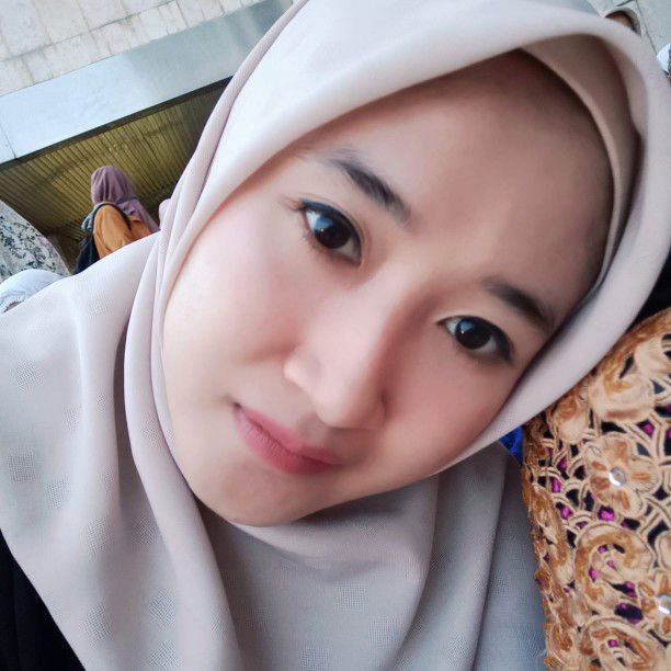 Ratih L L profile icon