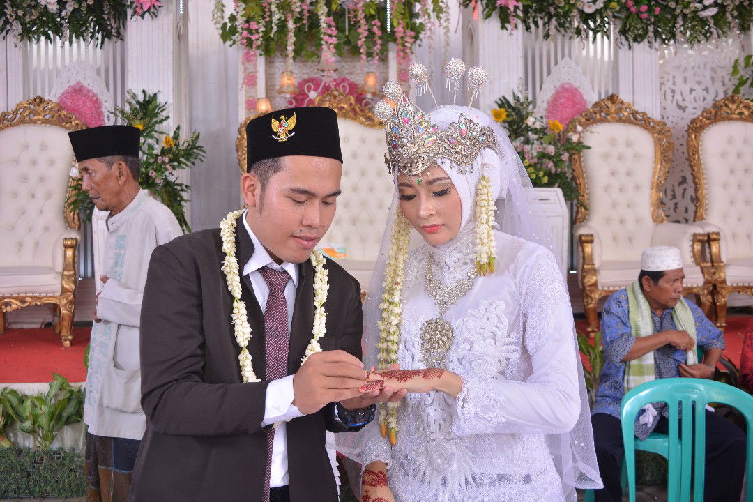 Siti Sumiyati profile icon