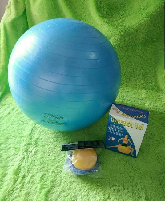 Gymball atau bola hamil