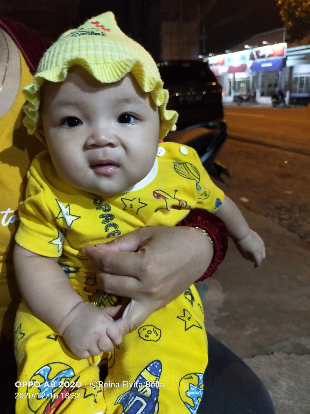 Ari Aprianti profile icon