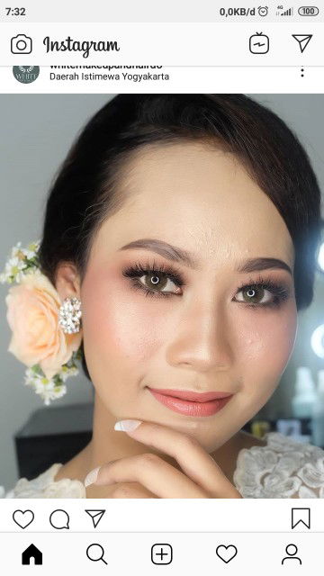 Esti Dhamayanti profile icon