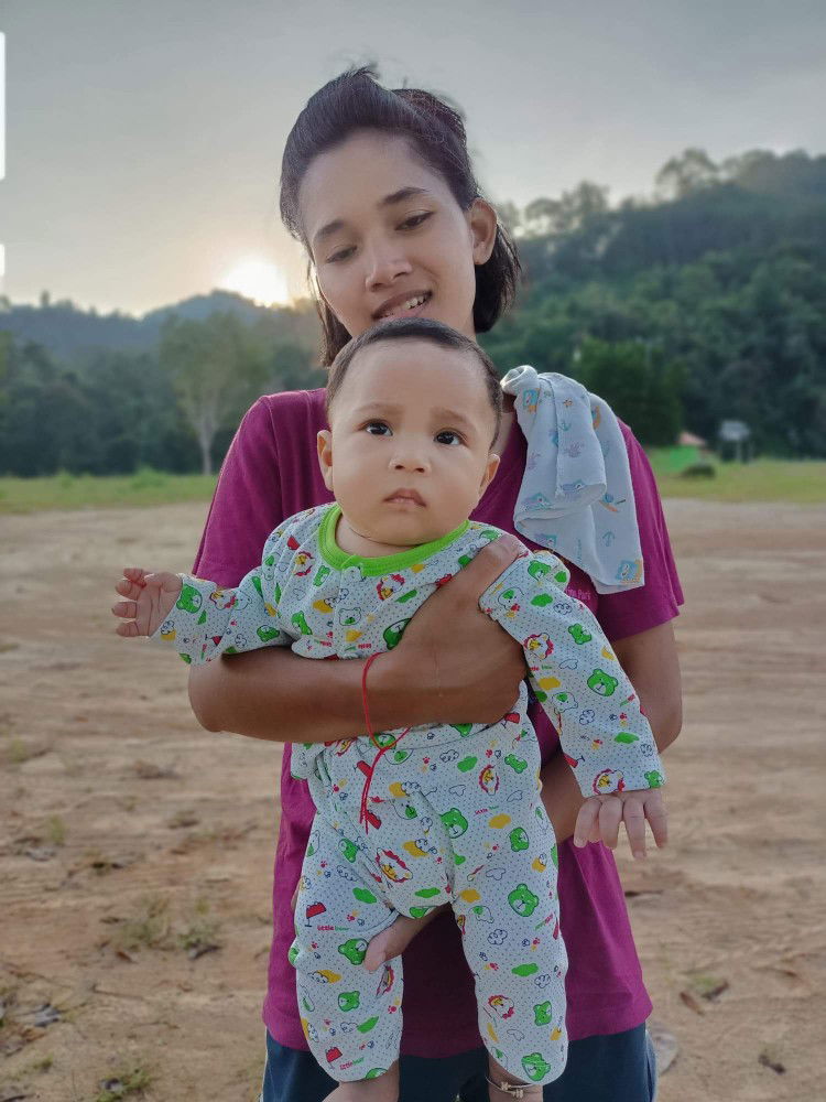 อริสรา ขวัญเพ็ชร์ profile icon