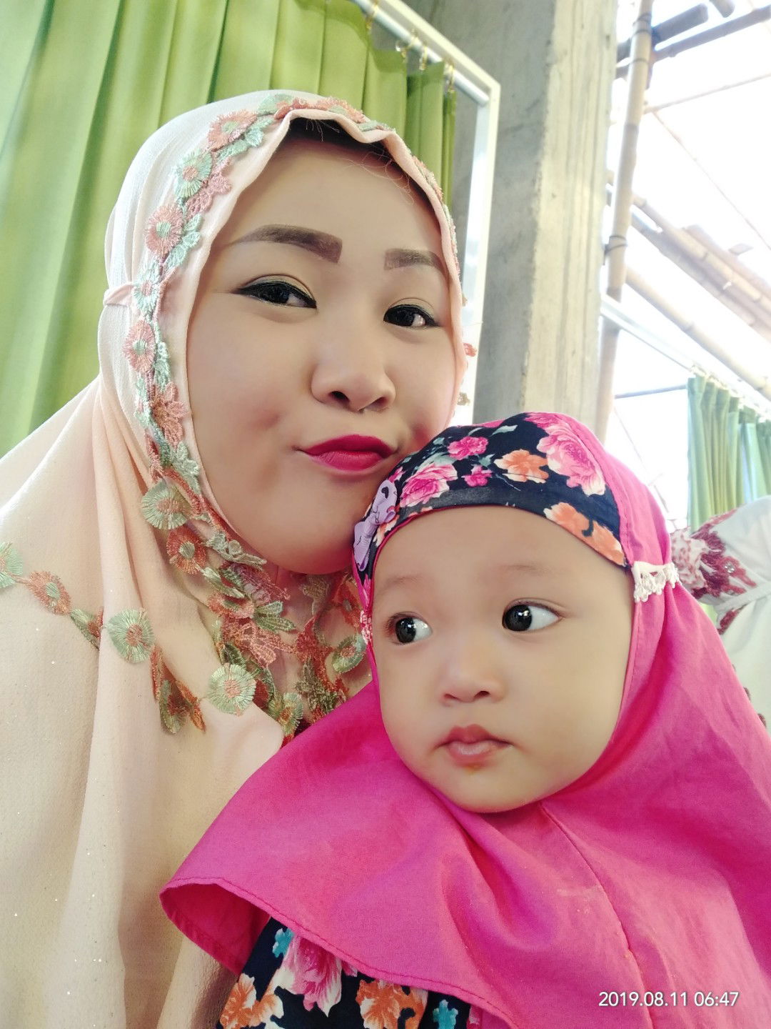 huSna OFFCIAL profile icon