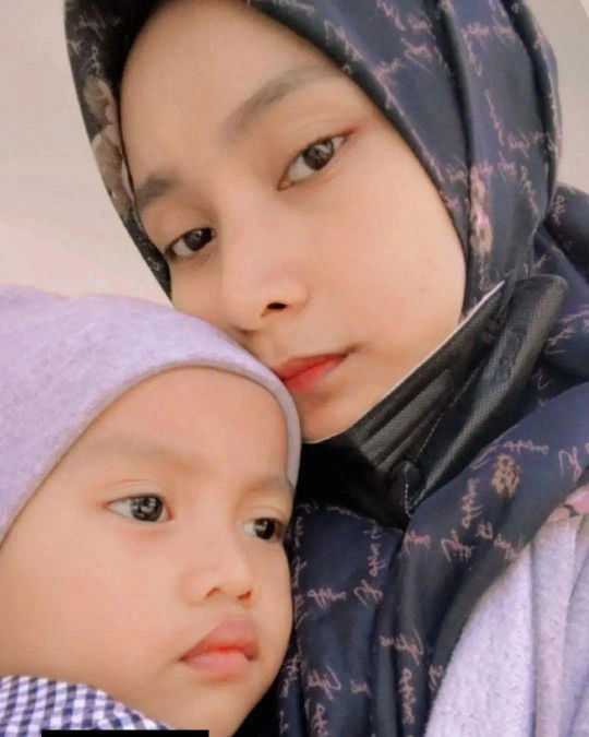 yunia witri profile icon