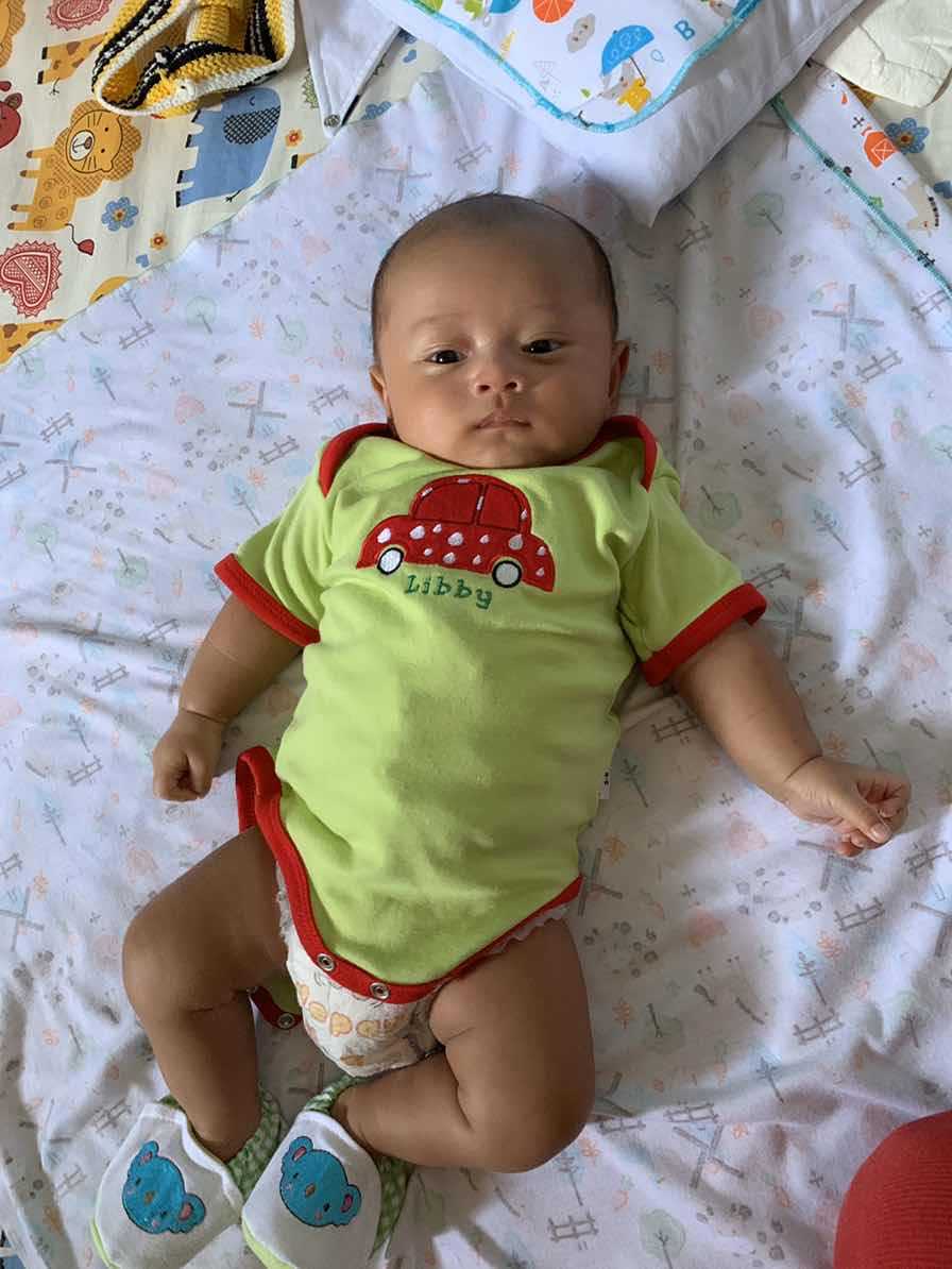 Bayi tidur miring