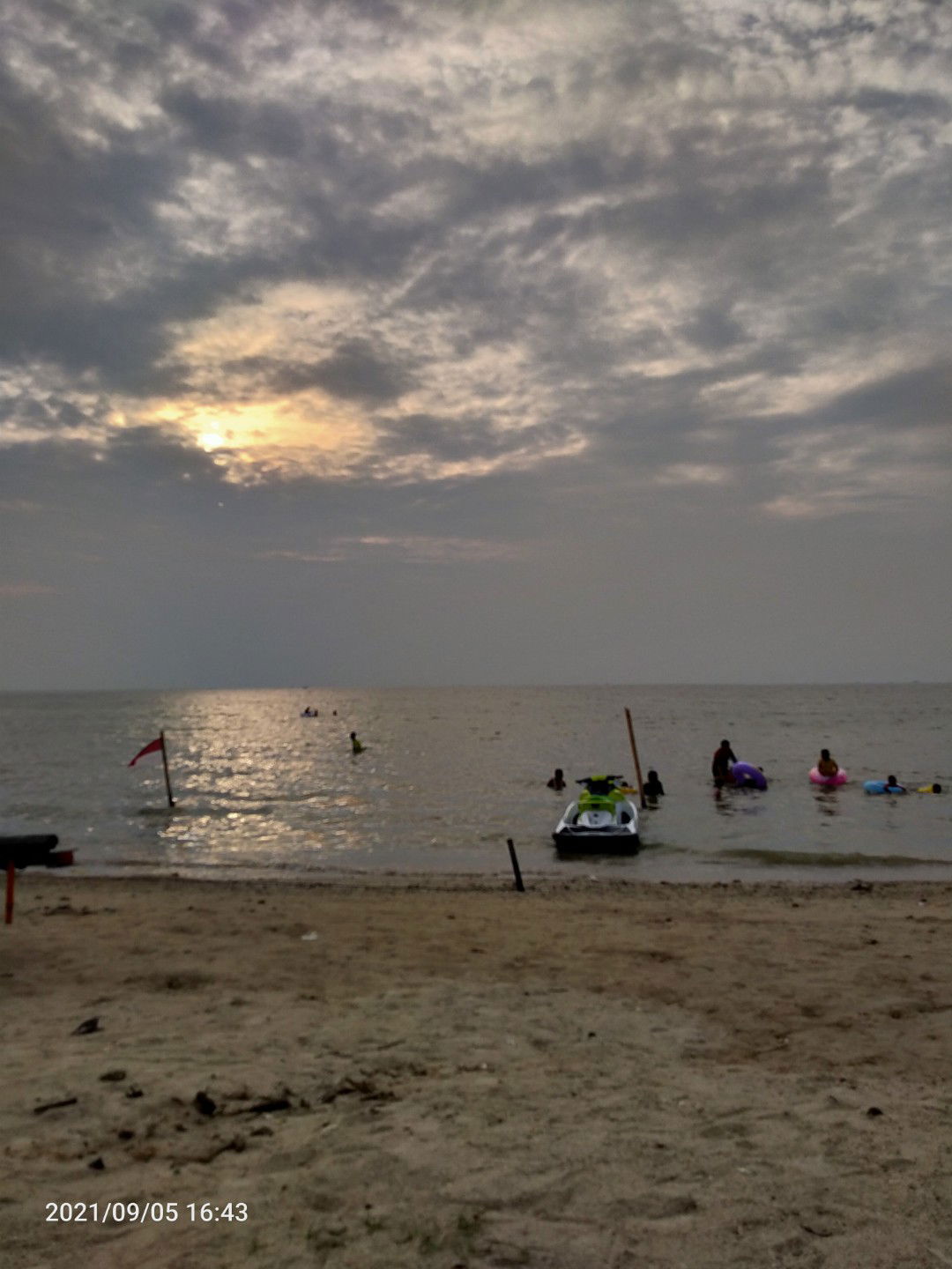 Putri Yulia profile icon