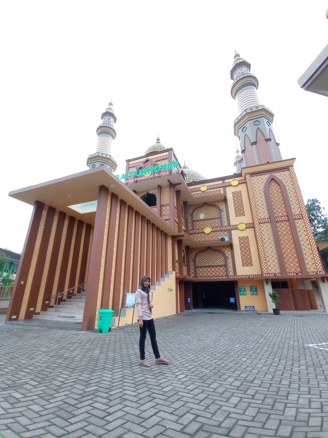 hesti yunitasari profile icon