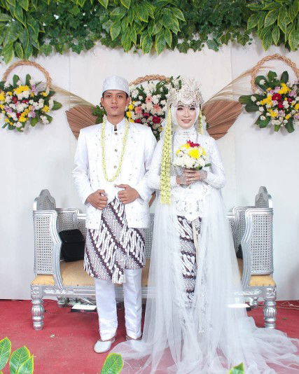 Iis Solihat profile icon