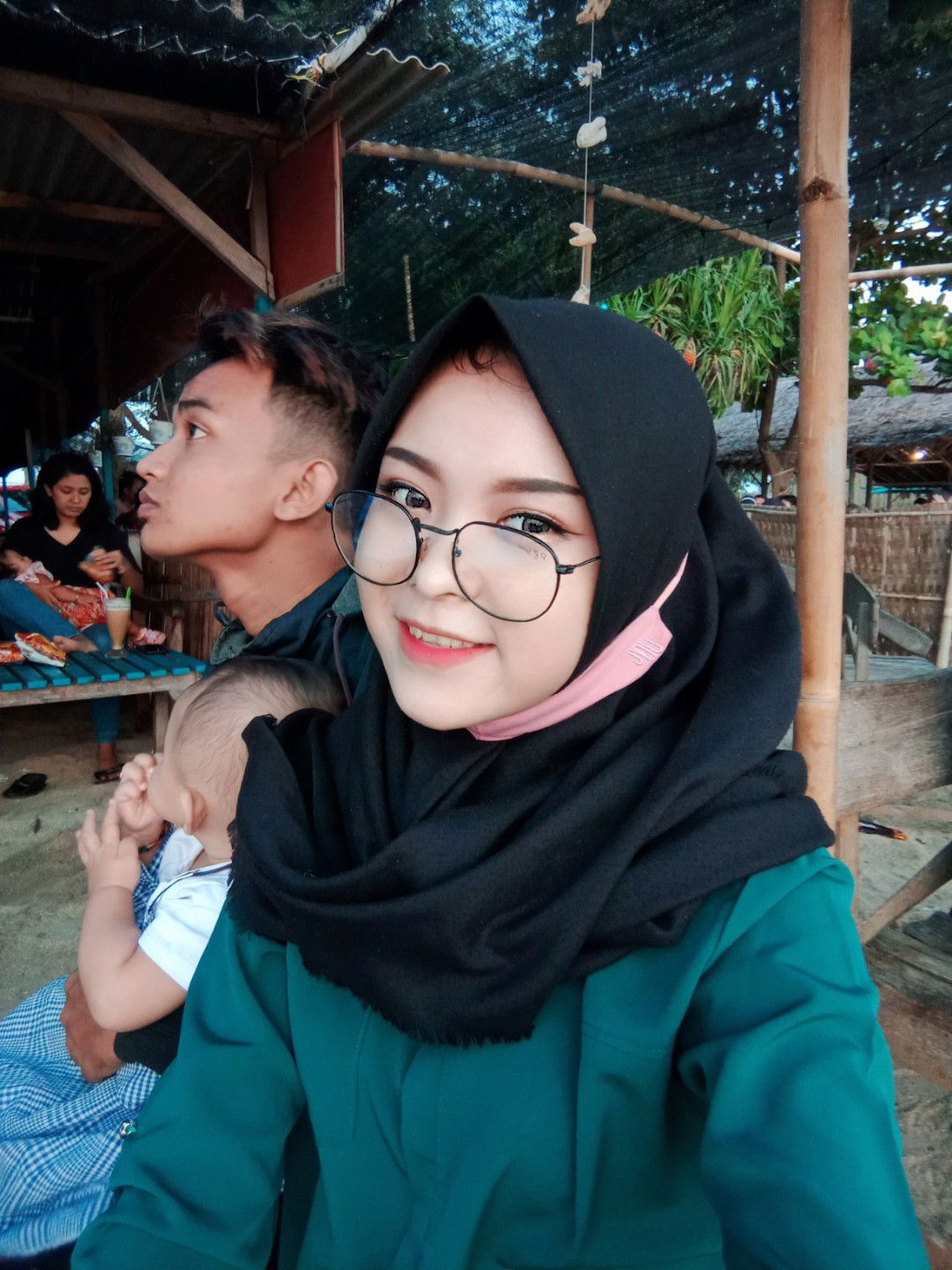 Eva laila profile icon